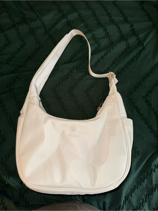 lululemon bag cream Everywhere Belt 1L (Neo Mint) Not your average backpack Lululemon Everywhere Backpack 22l |